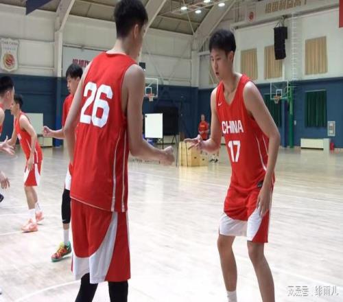 霍勒迪忆往,昔鵜鶘辉煌,双塔势不可,55125中国彩吧,彩票平台,在线购彩,实时开奖,彩票投注